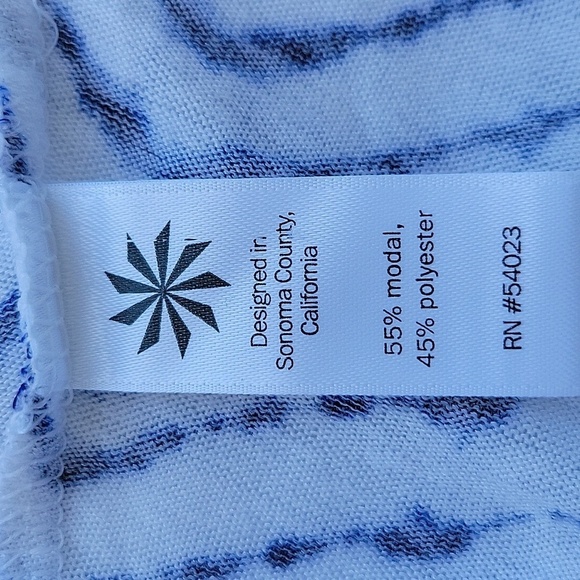 ATHLETA Blue & White Chevron Tie Dye Racerback Athletic Sporty Tank Top XXS - Picture 14 of 15